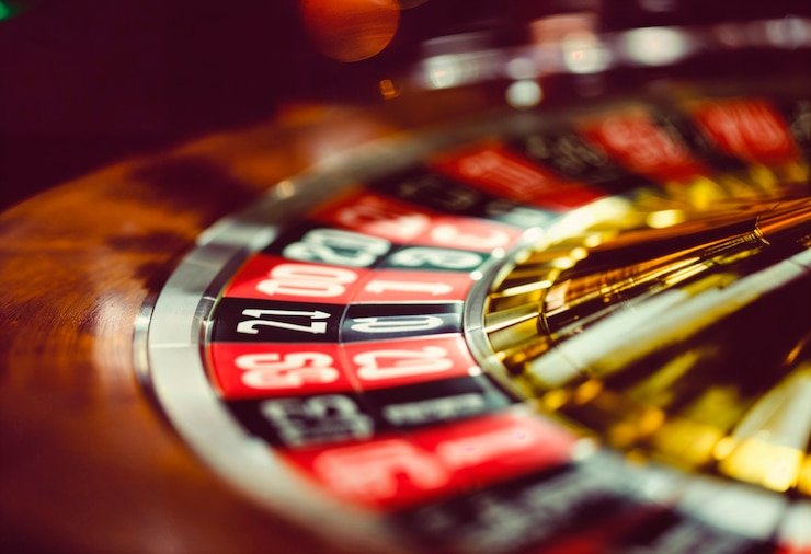 Antarmuka permainan Dragon Tiger imbaslot dengan dealer langsung dan statistik real-time